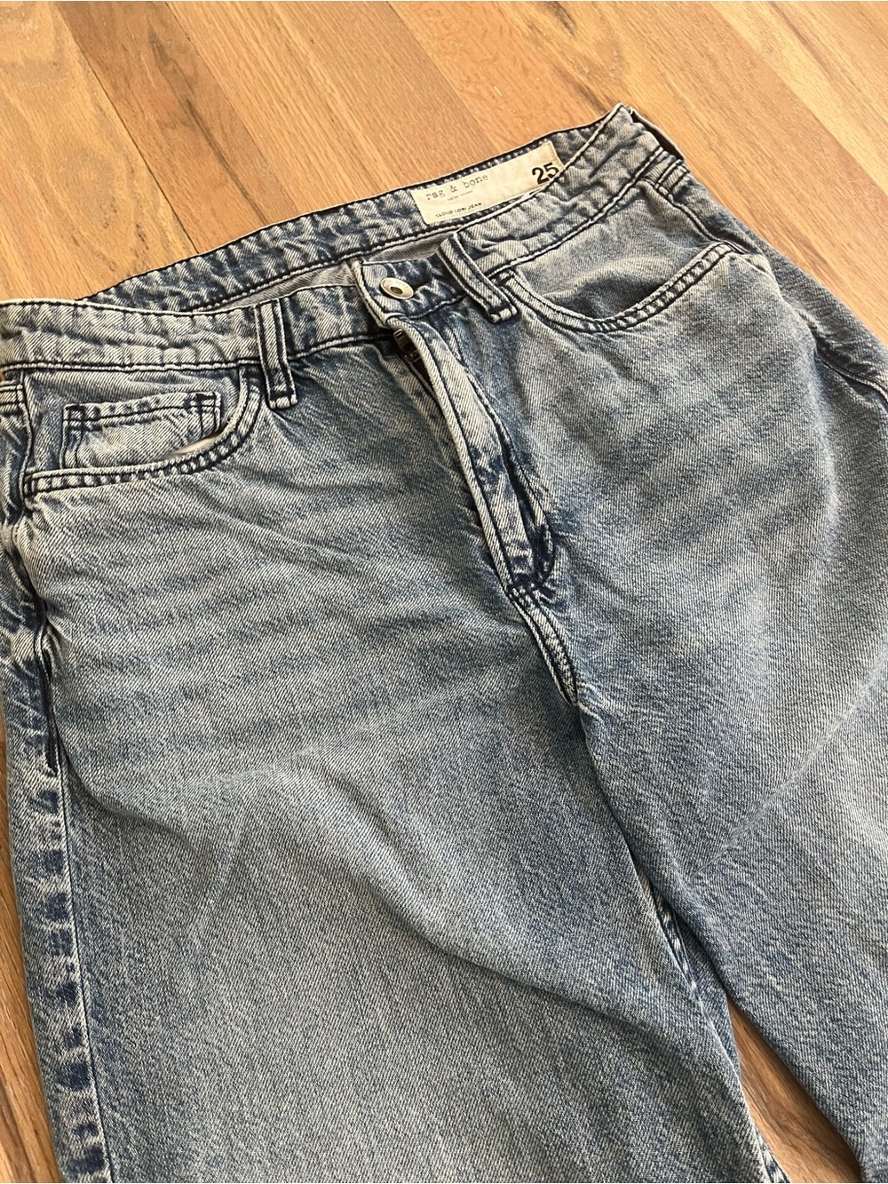 Rag & Bone Cloud Lori Wide Leg Jeans in the color Dubois, Size 25 - Picture 5 of 5